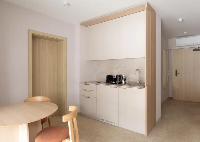 Forest & Waves - Premium Seaside Apartments With Pool, 90M To The Beach Daire